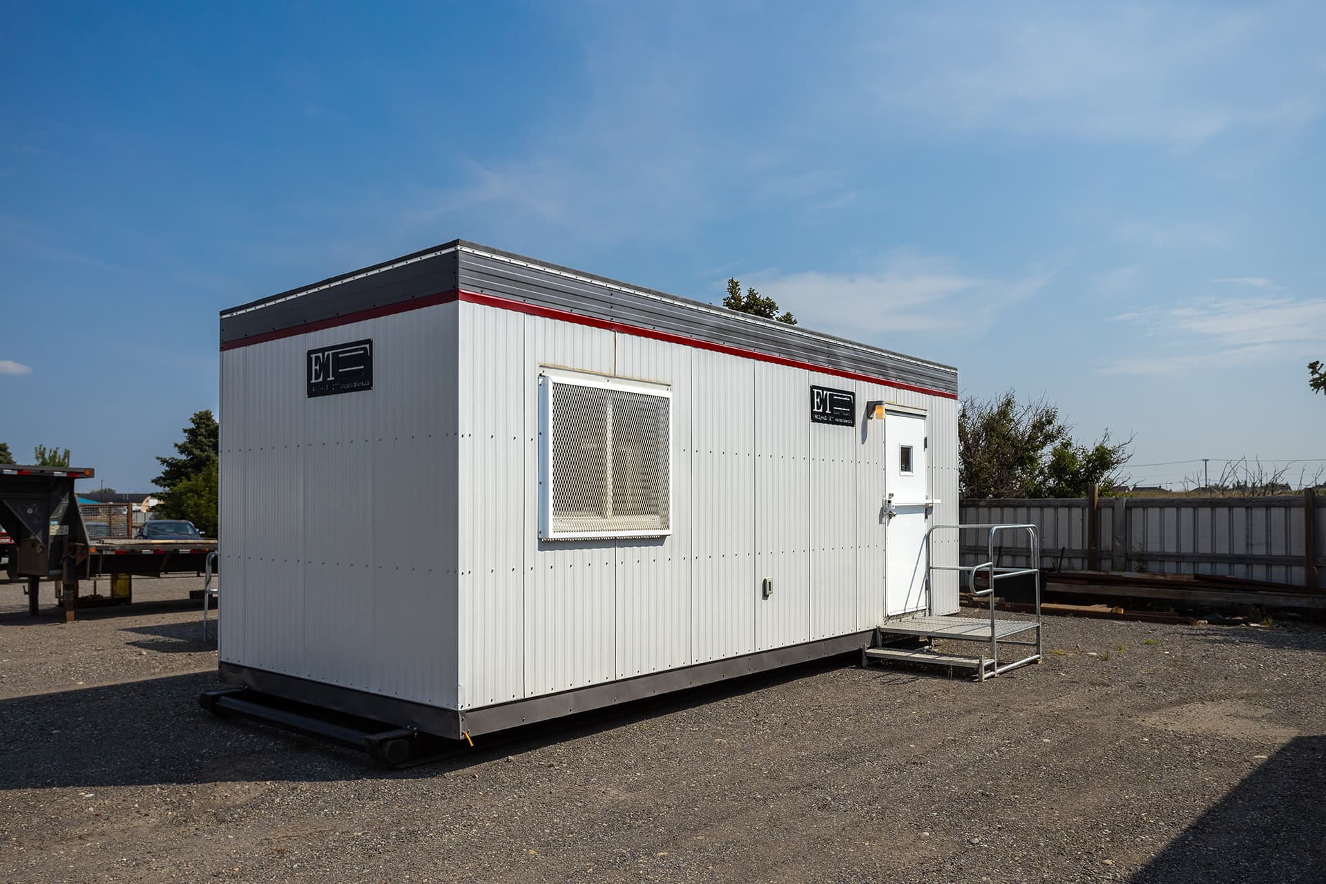 trailers/10x24_skidded/trailer10x24_3.jpg